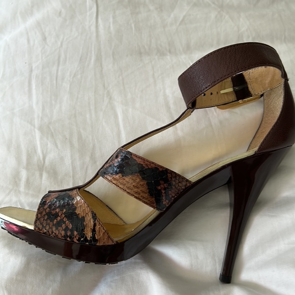 Michael Michael Kors Brown and Leopard size 9M shoes. - Picture 5 of 10